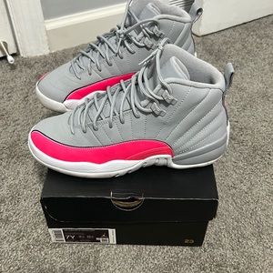 Air Jordan 12 retro in wolf get and racer pink